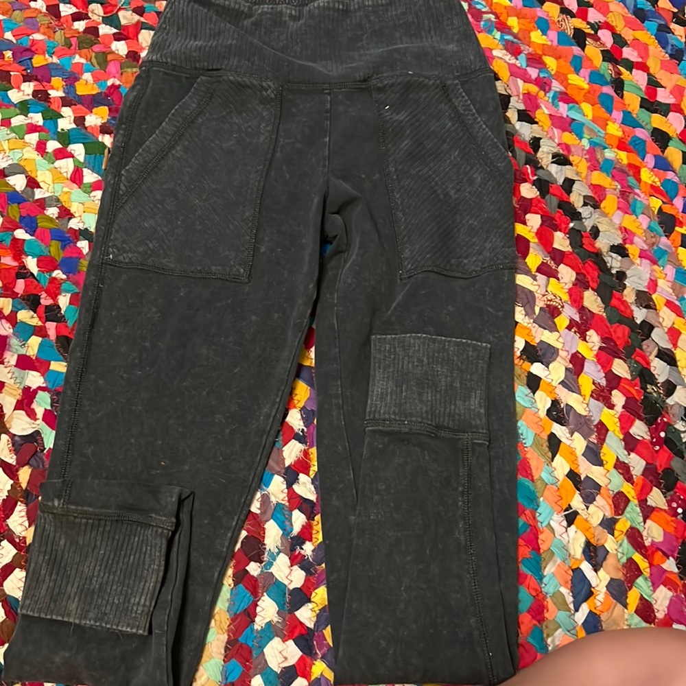 Aerie size small leggings with pockets